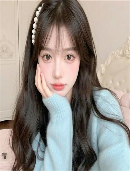 《女阴》叙事手法解析：时间线安排与视角切换技巧探讨